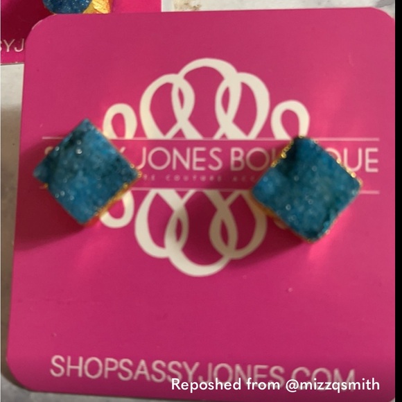 Sassy Jones Set - Picture 1 of 2